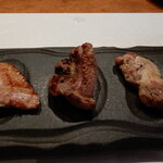 焼鳥YAMATO - 近江シャモ10日間熟成の膝の上，ふくらはぎ，おしりの炭火焼き