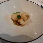 モトイ - 鱧のベニエ　朝風胡瓜のスープ