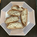 CALVA - パン・ド・ロデブ（断面）