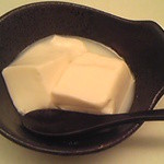 奈良町豆腐庵 こんどう - 豆乳で食べる湯豆腐です。