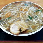 まん福亭 - あんかけもやしラーメンにチャーシュー1枚トッピング　680円＋50円抜