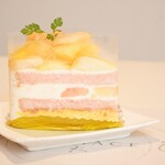 アニバーサリーテラス K - 【2020.07】白桃のショートケーキ(税抜620円)