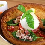 乙女峠　ふじみ茶屋 - ブラータチーズ+トマト＋プロシュート