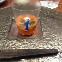 新門前 米村 - 手前の木べらで軽く混ぜ混ぜ。ガスパチョ。