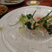 新門前 米村 - フルーツ味噌ソース！！奥は伊勢海老の頭の炭火焼き。ばりぼり。