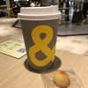 &COFFEE MAISON KAYSER - カフェラテと、小菓子（オマケ）」
