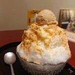 amayaazabusabou - ご飯と甘味のセットを頼みました  こちらはきなこ氷  フワフワ氷です