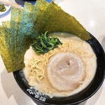 横浜家系ラーメン 一蓮家 天理店 - とんこつ醤油(のり増し)！し、白い…( ºΔº )〣ｶﾞ-ﾝ