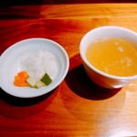 コバチ咖喱 - ピクルスとコンソメスープ