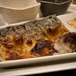 和Dining 三十 - 【ランチ定食（主菜ダブル）1100】 　鯖塩 　脂のノリもよかよか