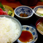 Kaisen Izakaya Isshin - ランチ「刺身定食」￥650　ピンボケでごめんさない。