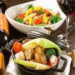 italian bar TAKA’s KITCHEN - ワインに合うタパス（350円）からパスタなど、メニューは豊富