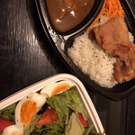 太陽堂 - ギーヤナカレー、唐揚げトッピング、太陽堂サラダ