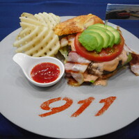 ザ モメンタム バイ ポルシェ - 911バーガーのセット