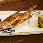 飲んべぇ食堂 らくだ屋 - 鮎塩焼き
