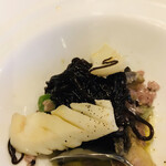 miyashita - 赤イカとアワビの古代米リゾット黒いのは海ソーメン