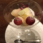 miyashita - 桃・メロン・さくらんぼのパフェ