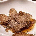 レフェルヴェソンス - ⚫「そのお肉のコンソメと帆立のラビオリ  レモンマリーゴールド  サマートリュフ」