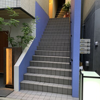 日本料理秀たか - お店はビルの2階