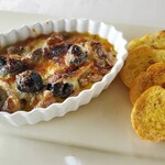 ヴェルサーレ - エスカルゴときのこのクリームソース ガーリックバター焼き