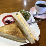 Kokotto Kafe - ブレンドコーヒー400円と焼きサンドのモーニング