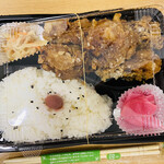 仲々 - からあげ弁当648円税込み正面から