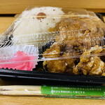仲々 - からあげ弁当648円税込み真横から