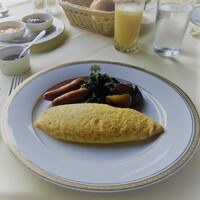 日光金谷ホテル - ソーセージにオムレツ
