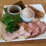 湖麺屋 リールカフェ - 特製なので具はフルスペック