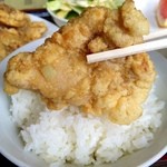 中華料理　幸莱 - 若鶏アップ。お一つ、ど～ぞ♪