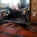 牛たん にし - 焼いてます♪