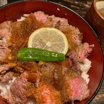 立ち呑み酒場 ピン - 日替わりステーキ丼。