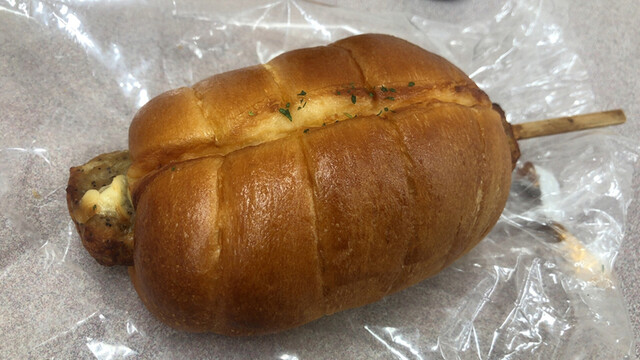 ベーカリー グランシャリオ ラルズマート桂岡店 - 銭函（パン）の写真