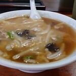 昭和軒 - 肉絲(ルースー)湯麺 (740円)