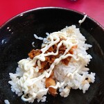 家系ラーメン とらきち家 - ライス用ニンニク＋マヨネーズ