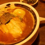 新・和歌山ラーメン ばり馬 - 煮卵…美味しいです。細麺がスープに絡んでいい♪