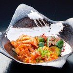 焼肉 ホルモン閻魔 - キムチ盛り合わせ（お店より）