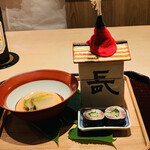 富小路 やま岸 - 祇園祭りの山鉾を見立てた折敷。今年は祇園祭りが中止となり寂しい限りである。