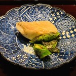 富小路 やま岸 - ☆白ぐじの松笠焼き。焼き万願寺唐辛子を添えて。