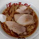 三日月軒 - 鉄棒で打つ麺はコシがばっちり！