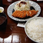Tsubaki - ロース定食。