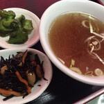 かさや - 中華スープは醤油テイスト濃い目
            &漬け物、ひじき