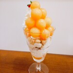 ミルク&パフェ よつ葉ホワイトコージ - 