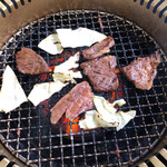 大阪屋 - 牛上さがり、黒毛カルビ