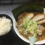 Ramenhakkou - キャーーー！！！チャーシューメンに白飯！
                        
                        ¥980に¥180。
                        
                        
                        
                        