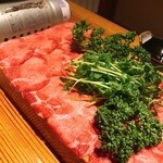 厳選飛騨牛肉料理×個室 居酒屋 箱屋  - 