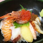 海鮮丼の駅前 - 