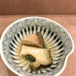 鮨処 多田 - 煮物  黒鮑と椎茸