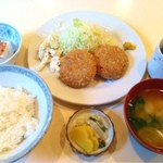 おなが鳥 - ランチ コーンコロッケ定食