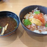 無添くら寿司 - 旬の海鮮丼・赤だし付